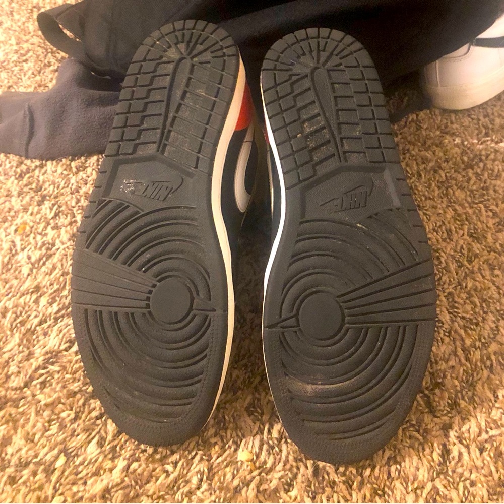 Nike 1’s excellent condition size men’s  8.5 black, yellow, and red in color - Picture 4 of 4